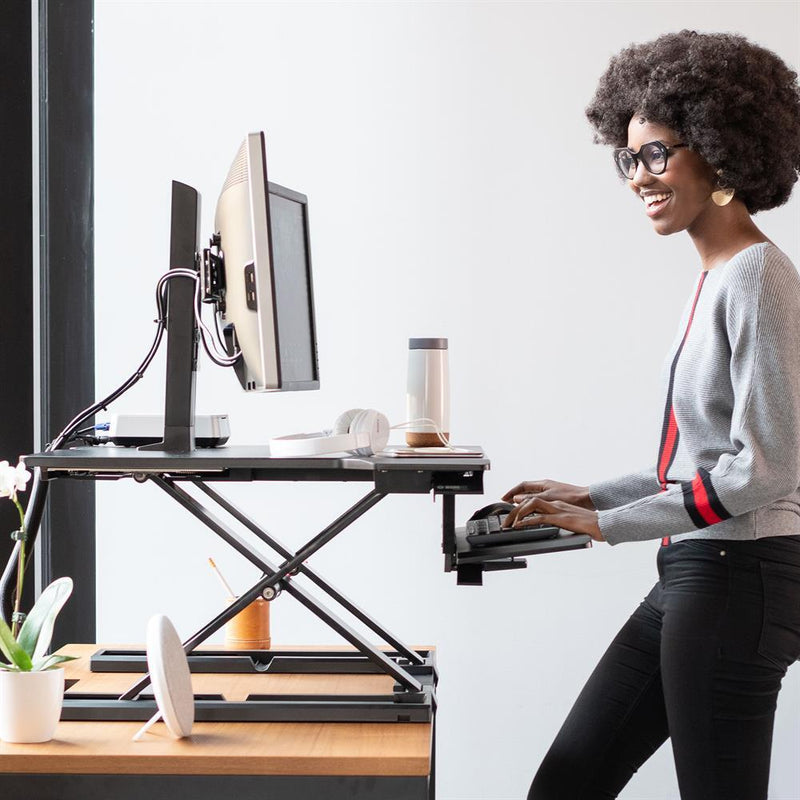Ergotron WorkFit-TX Steh-Sitz Arbeitsplatz für Bildschirme bis 30 Zoll, 50.8cm Höhenverstellung