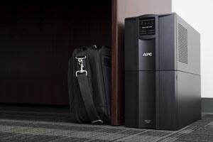 APC Smart-UPS 2200VA, LCD, 220-240V (SMT2200IC) mit APC SmartConnect