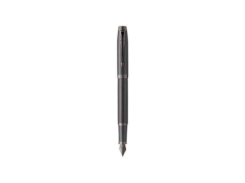 Parker IM Monochrome Füller | Oberfläche und Zierteile in Dunkelgrau-Metallic | Füllfederhalter mit mittlerer Feder und blauer T