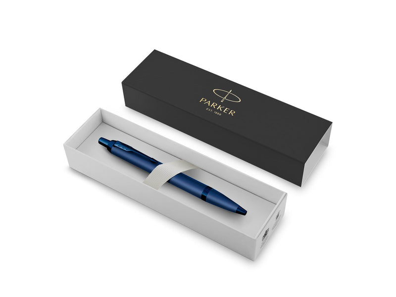 Parker IM Monochrome Kugelschreiber | blaue Tinte | Oberfläche und Zierteile in Blau | medium Spitze | Geschenkbox