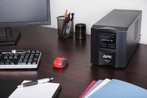 APC Smart-UPS 750VA, LCD, 220-240V (SMT750IC) mit APC SmartConnect
