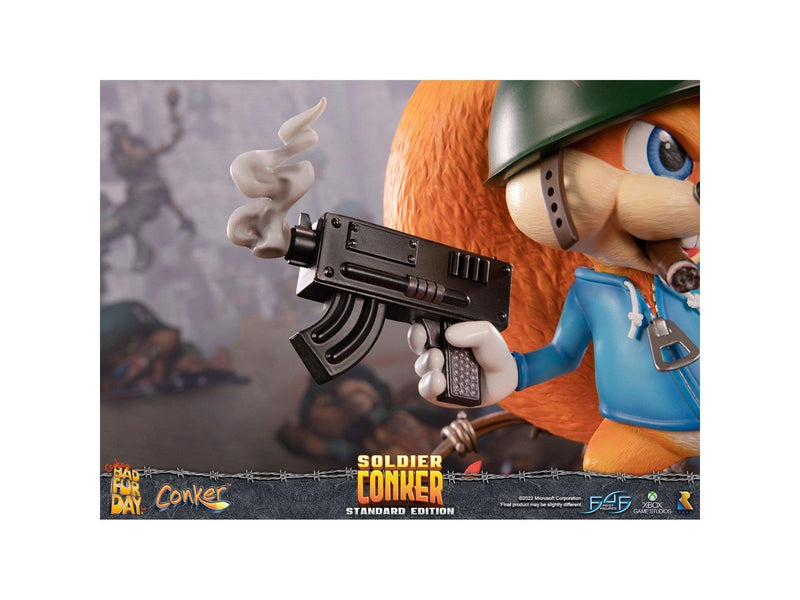 First 4 Figures - Conker's Bad Fur Day Resin Painted Statue: Soldier Conker (Standard Edition) - Figur