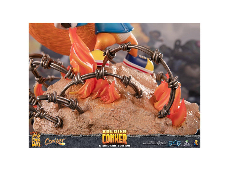 First 4 Figures - Conker's Bad Fur Day Resin Painted Statue: Soldier Conker (Standard Edition) - Figur
