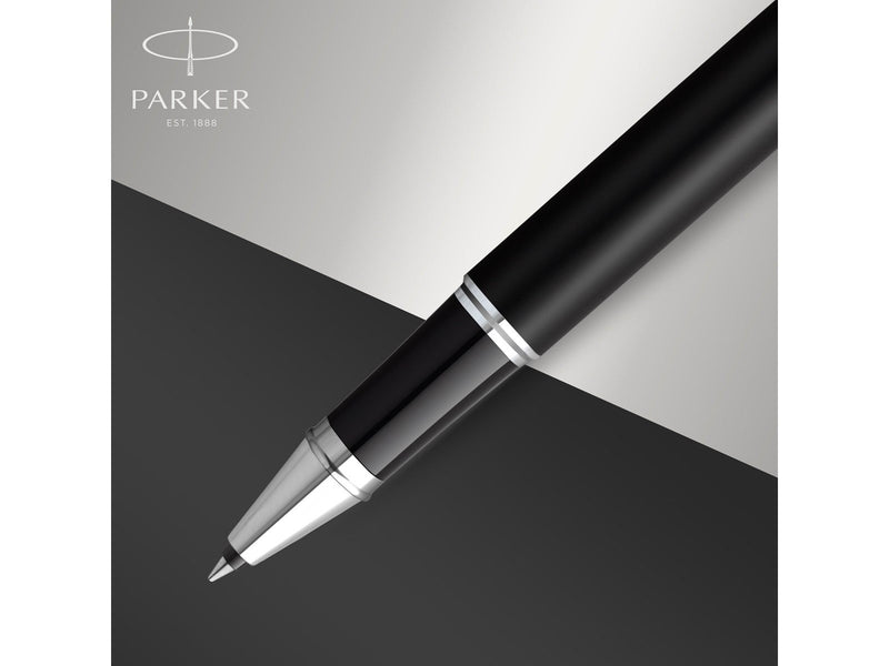 Parker IM Rollerball | Mattschwarz mit Chrom-Zierteilen | feine Spitze mit schwarzer Tinte | Geschenkbox