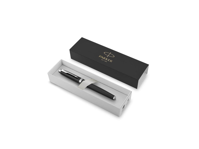 Parker IM Füller | Mattschwarz mit Chrom-Zierteilen | Füllfederhalter mit feiner Feder und blauer Tinte | Geschenkbox
