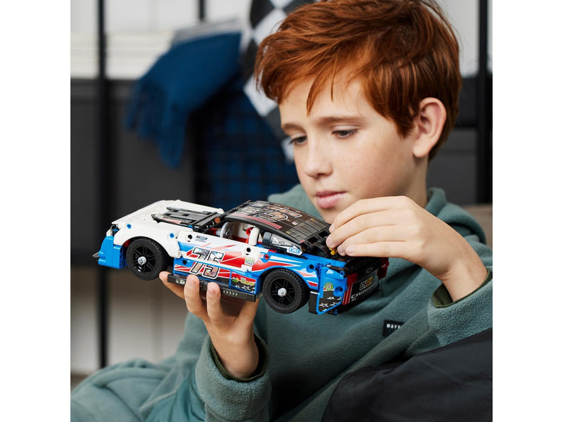 LEGO Technic 42153 NASCAR® Next Gen Chevrolet Camaro ZL1