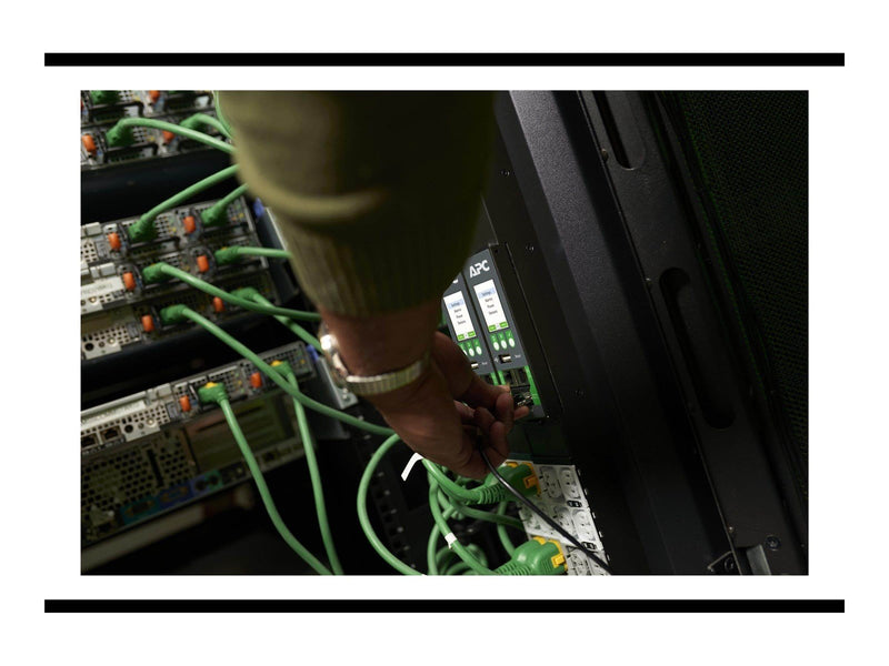 APC NetShelter Rack PDU Advanced - power distribution unit - metered 230V 32A - 7.4 kW - 7400 VA - TAA Compliant