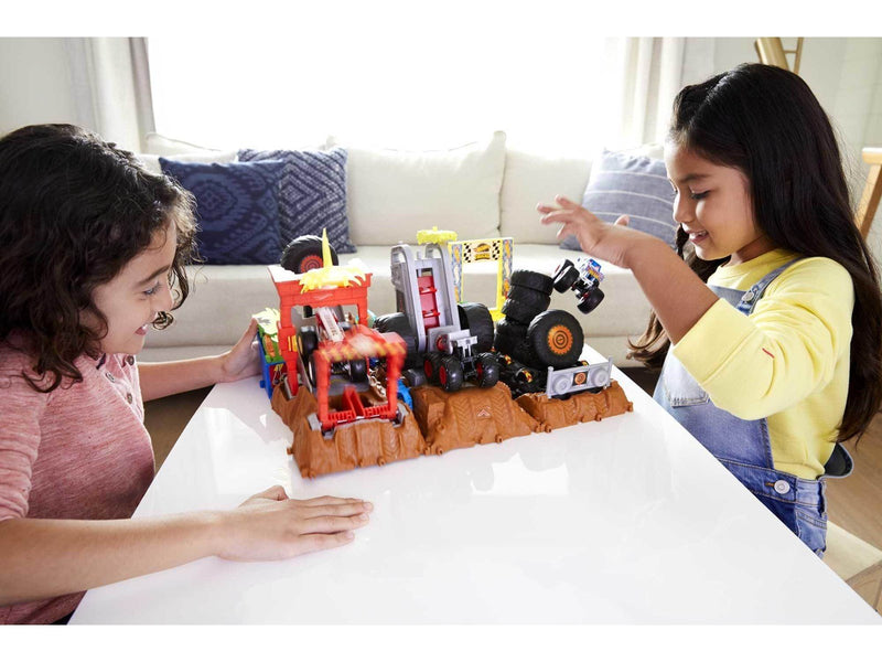 Hot Wheels Monster Trucks Arena Smashers™ Race Ace Smash Race Challenge™ Playset