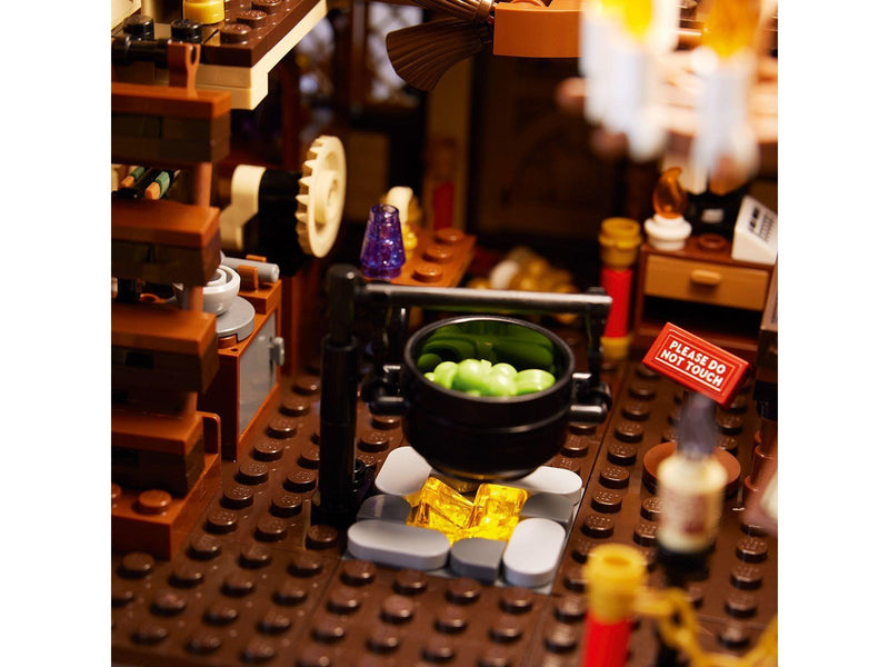 LEGO Ideas 21341 Disney Hocus Pocus: Das Hexenhaus der Sanderson-Schwestern