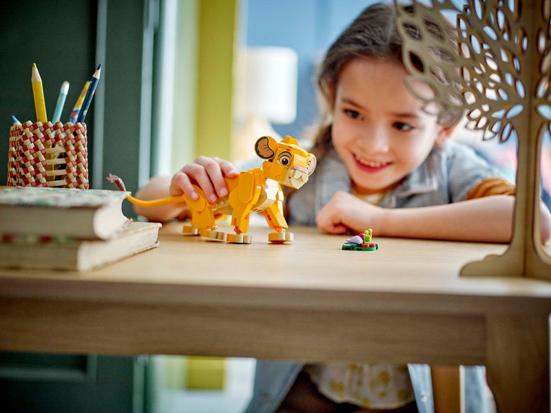 LEGO Disney 43243 Simba, das Löwenjunge des Königs