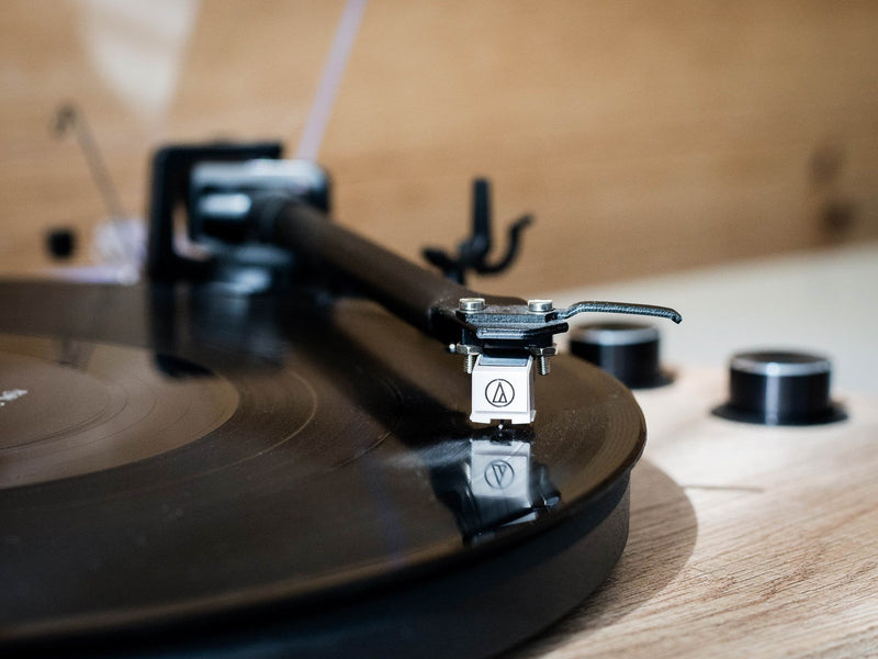 Lenco LBT-188PI - Record Player with Bluetooth® transmission wood - Pine - Plattenspieler Beige