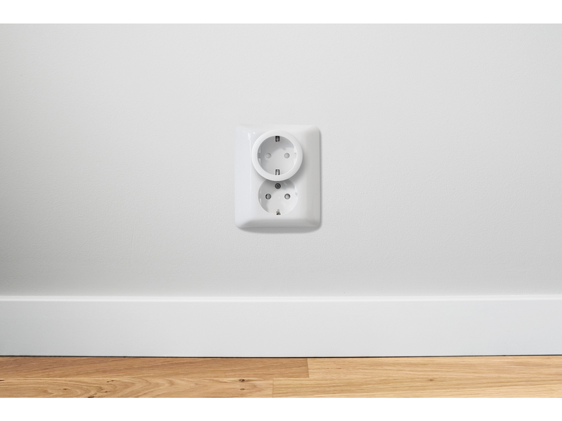 Deltaco SMART HOME switch WiFi 2.4GHz 1xCEE 7/3 10A timer 220-240V white