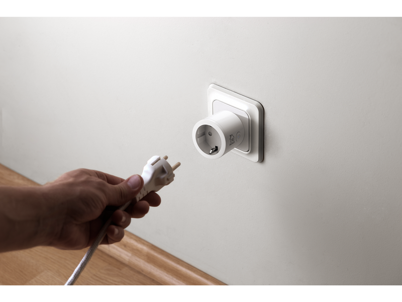 Deltaco SMART HOME switch WiFi 2.4GHz 1xCEE 7/3 10A timer 220-240V white