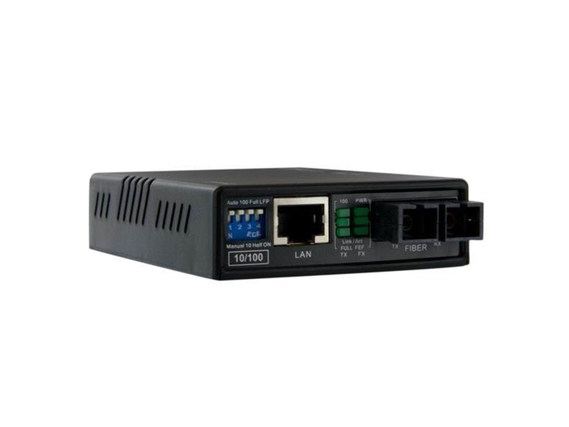 StarTech.com 10/100 Multi Mode Fiber Ethernet Media Konverter SC 2 km