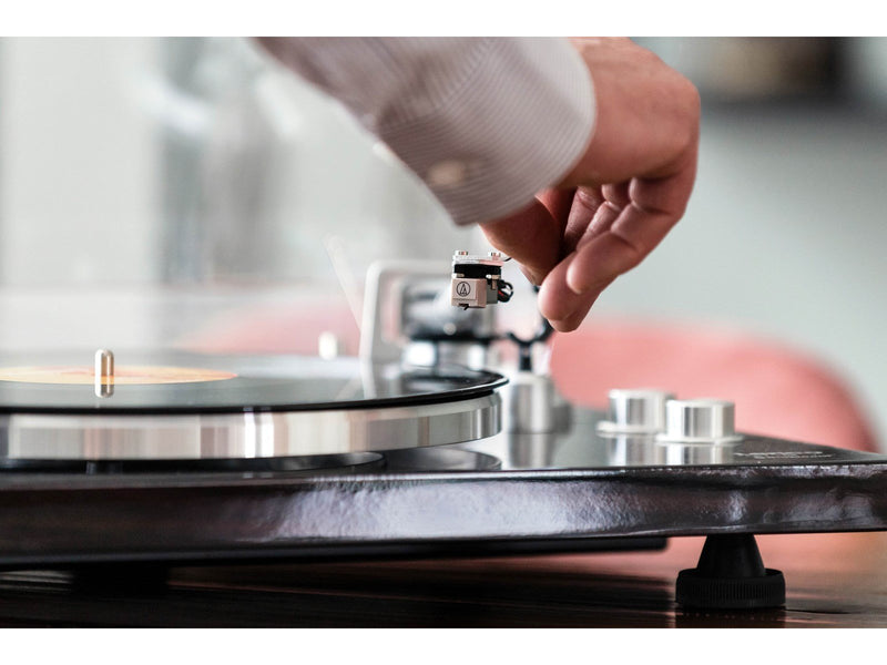 Lenco LBT-188WA - Record Player with Bluetooth® transmission wood - Walnut - Plattenspieler Schwarz