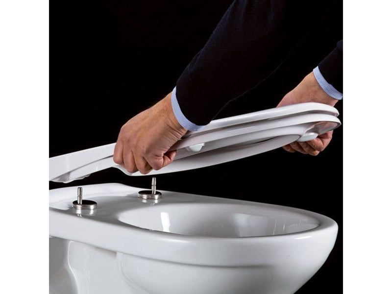 Pressalit scandinavia plus toiletseat with sc and lo white
