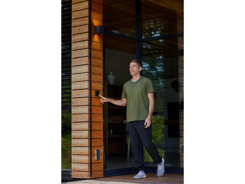 Senic Friends of Hue Outdoor Switch