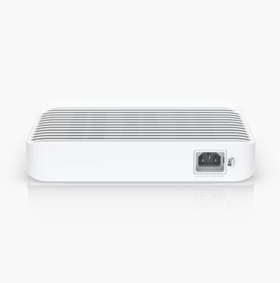 Ubiquiti UniFi Enterprise Switch L3 managed - 8x 10/100/1000/2.5G (PoE+) + 2x 1 Gigabit/10 Gigabit SFP+ (Uplink) Desktop