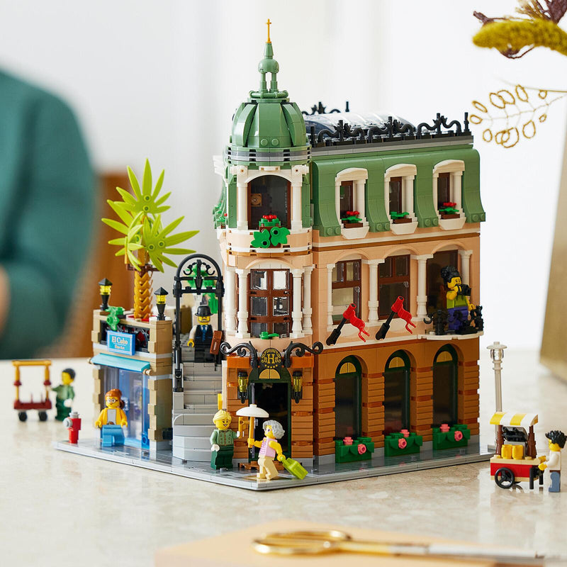 LEGO® Icons Boutique-Hotel 10297