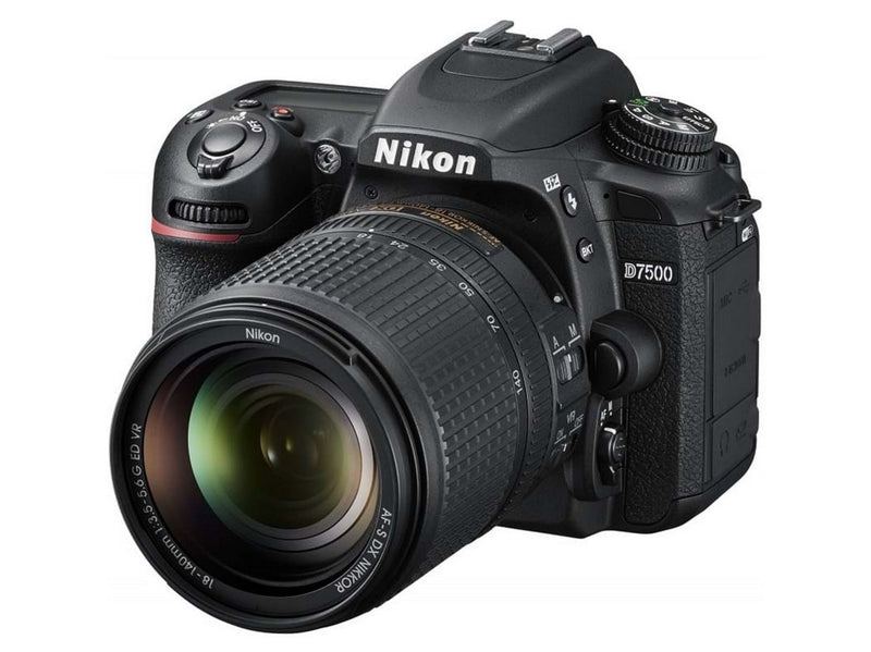 Nikon D7500 18-140mm VR