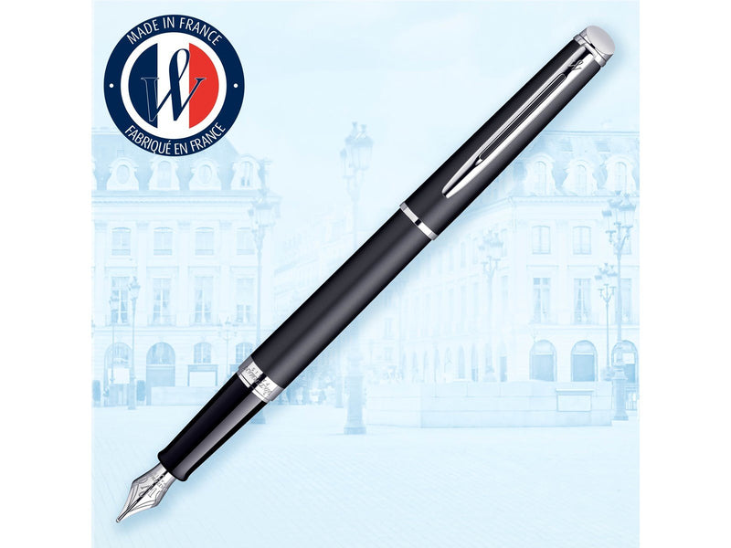 Waterman Hémisphère Füller | Mattschwarz mit Chromzierteile | Füllfederhalter mit mittlerer Feder | blaue Tinte | Geschenkbox
