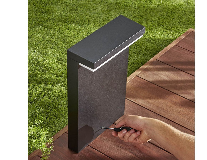 Philips Hue Outdoor Nyro Pedestal - Black