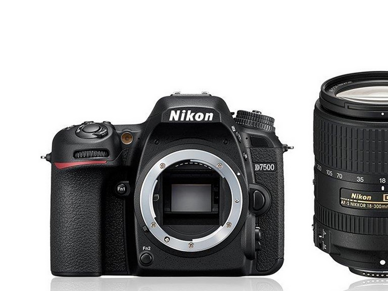Nikon D7500 + AF-S DX NIKKOR 18-300 VR