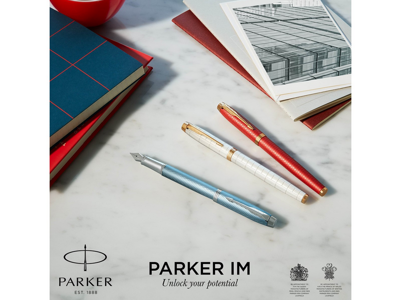 Parker IM Kugelschreiber | Blaugraue Premium-Lackierung mit Chromverzierung | Mittlere Schreibspitze mit blauer Nachfüllmine | Geschenkbox