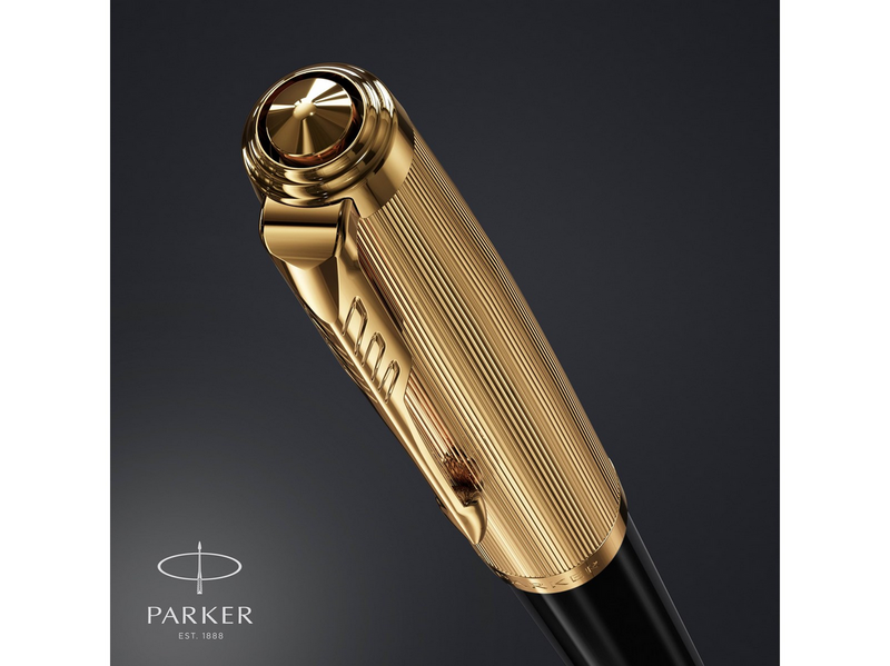 Parker 51 Kugelschreiber | Luxuriöser Schwarzer Schaft mit Goldzierteilen | Mittlere Schreibspitze in 18k Gold mit Schwarzer Nachfüllmine | Geschenkbox
