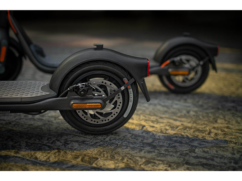 Segway Kickscooter F20D Dark Grey (20 km/h)