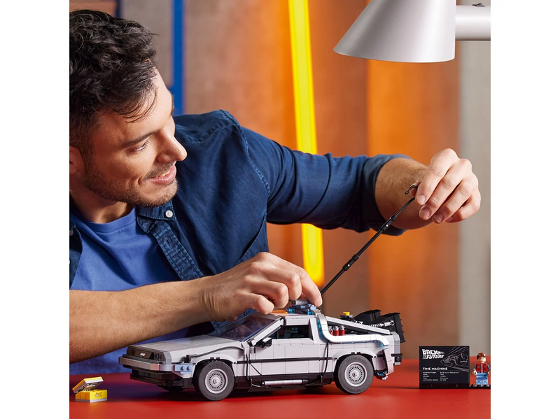 LEGO Icons 10300 Die Zeitmaschine aus Zurück in die Zukunft