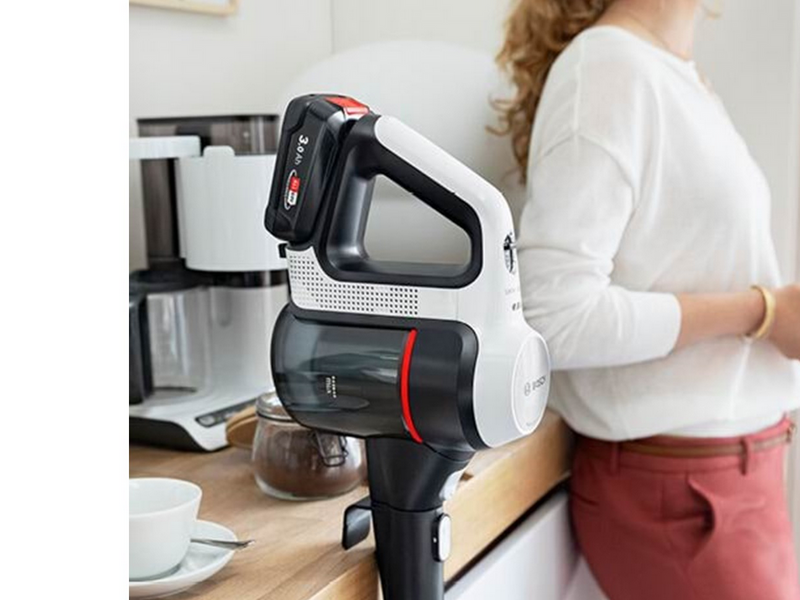 Bosch 2-in-1 Staubsauger Unlimited Series 7 BBS711W