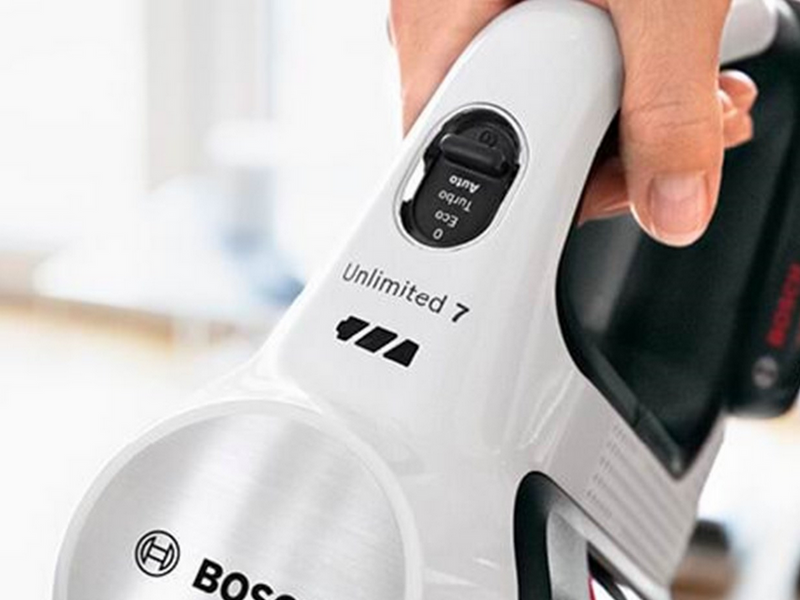 Bosch 2-in-1 Staubsauger Unlimited Series 7 BBS711W