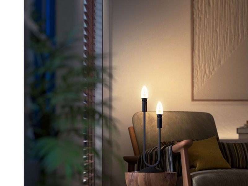 Philips Hue White Ambiance Filament E14 Candle 1-Pack