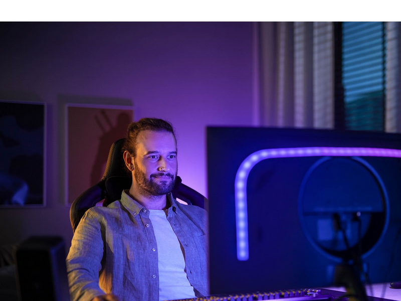 Philips Hue Play Gradient PC Lightstrip 32-34" + Hue Bridge