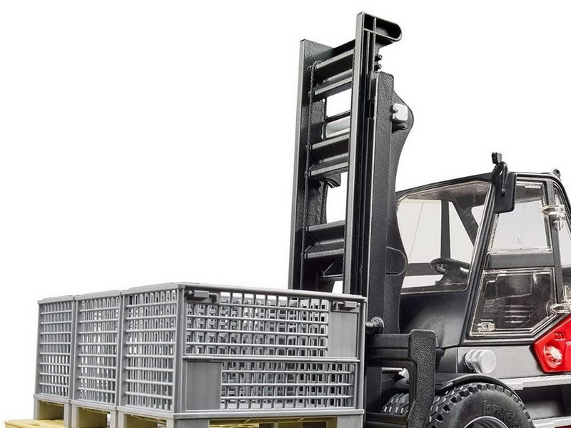 Bruder Linde HT160 Fork Lift with pallet and 3 pallet cages