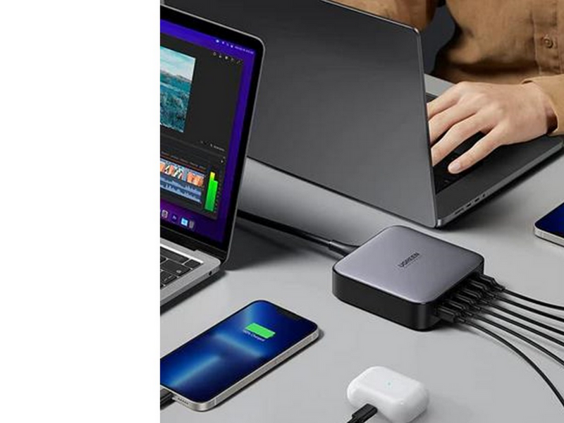 UGREEN Nexode GaN 200W - 6 x USB ports