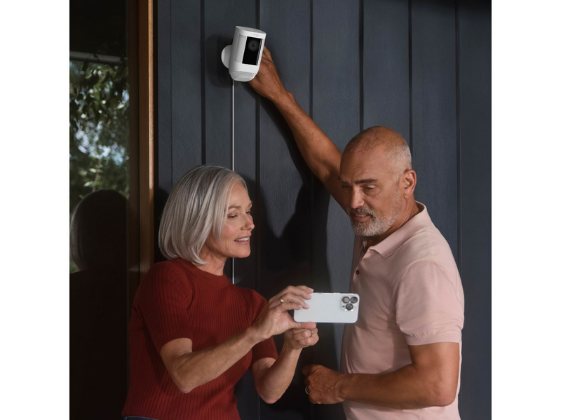 Ring Spotlight Cam Pro - Plug-In - Schwarz