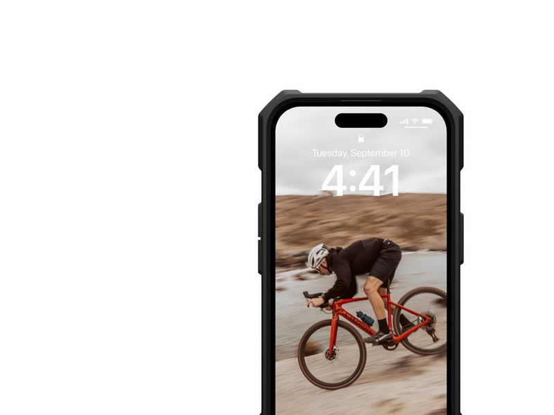 UAG Essential Armor MagSafe black - iPhone 15
