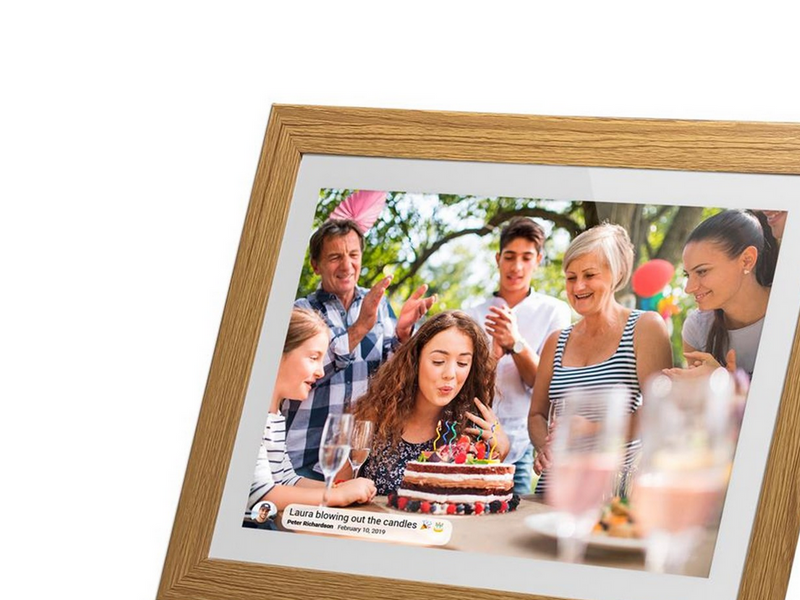Lippa Frameo Digital Picture Frame 10" - Wooden Frame