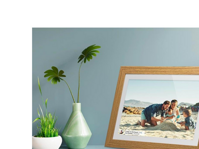 Lippa Frameo Digital Picture Frame 10" - Wooden Frame