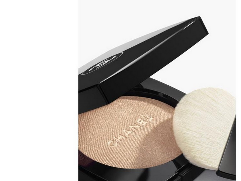 Chanel Poudre Lumiere Highlighting Powder 10 - Ivory Gold