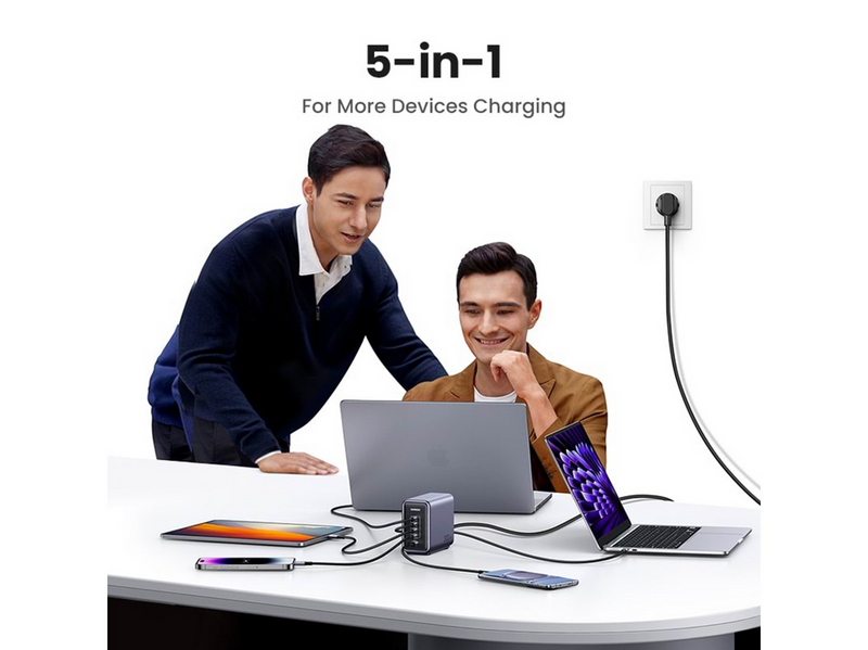 UGREEN 300 W Desktop Fast Charger 1 × USB-A + 4 × USB-C
