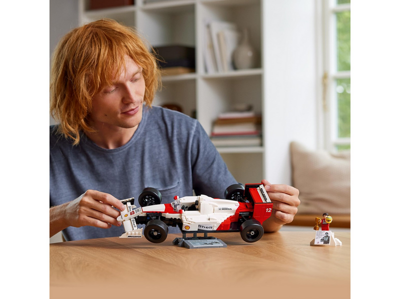 LEGO Icons 10330 McLaren MP4/4 & Ayrton Senna