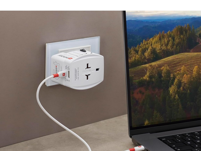 SKross MUV USB AC65PD World Adapter