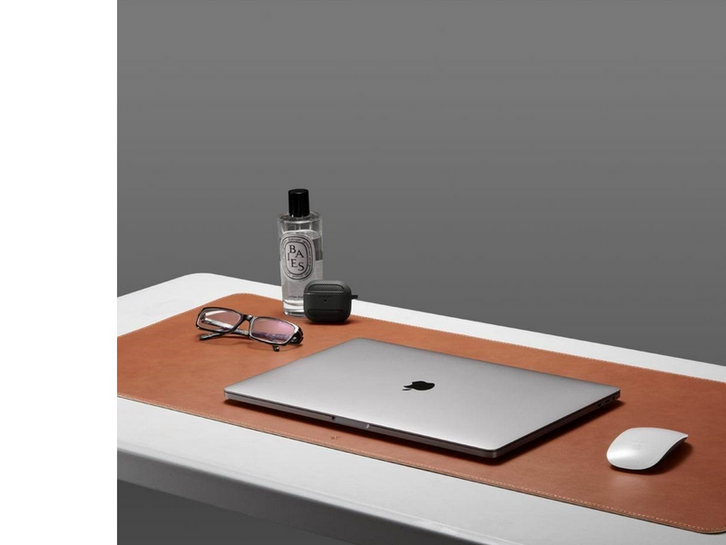 Spigen DeskPad LD302 - brown