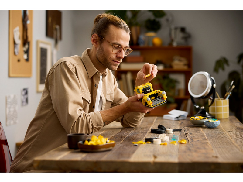 LEGO Icons 10338 Bumblebee