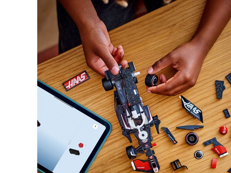LEGO Speed Champions 77250 MoneyGram Haas F1® Team VF-24 Rennauto