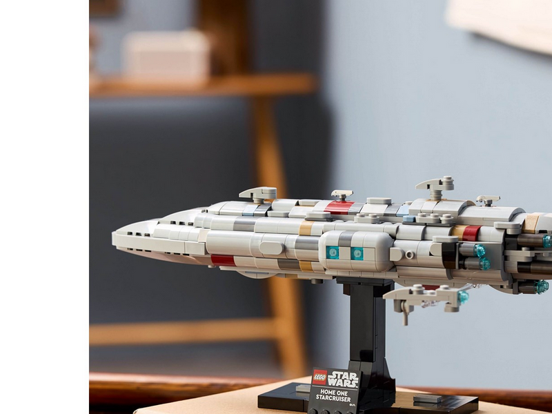 LEGO Star Wars 75405 Home One Starcruiser