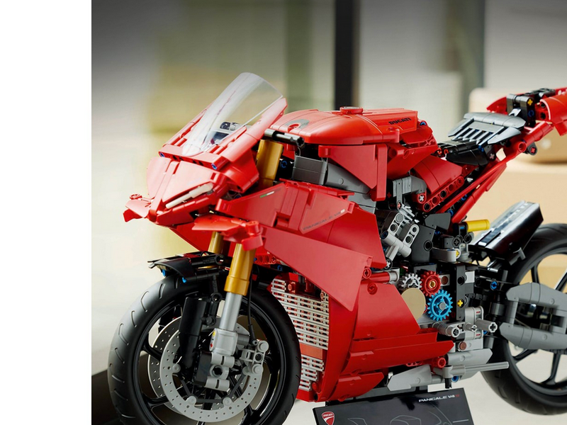 LEGO Technic 42202 Ducati Panigale V4 S Motorrad